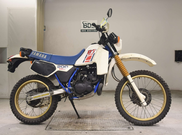 Мотоцикл Yamaha DT200R с пробегом 3215 km