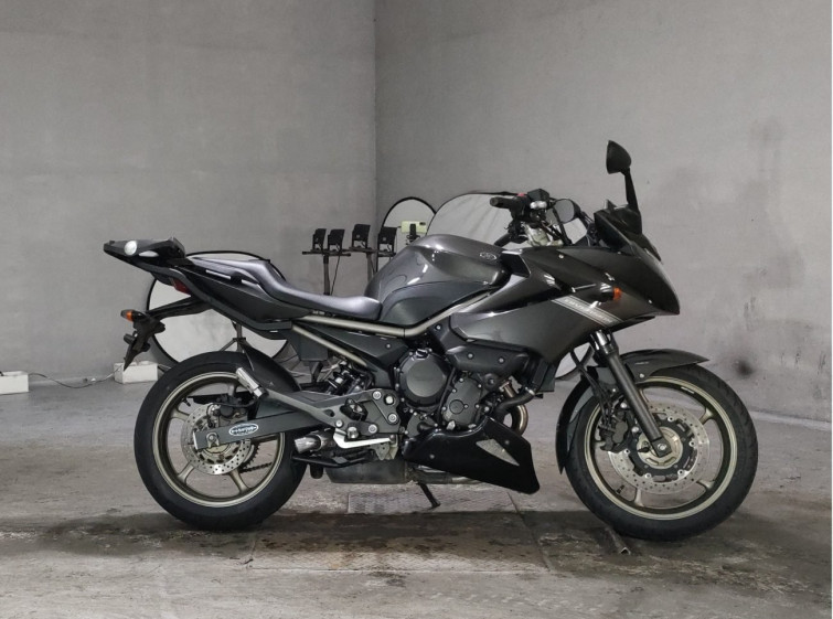 Мотоцикл Yamaha XJ6 DIVERSION с пробегом 43213 km