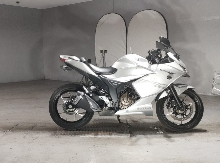 Мотоцикл Suzuki GIXXER250SF с пробегом 18603 km