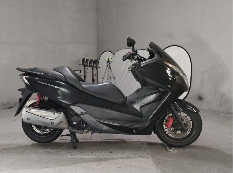 Мотоцикл Honda FORZA SI з пробігом 68707 km