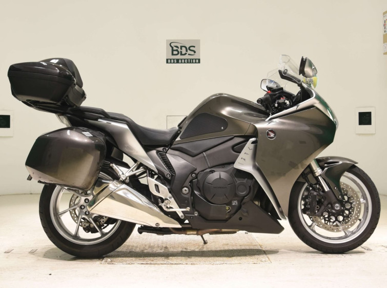 Мотоцикл Honda VFR1200F с пробегом 28314 km