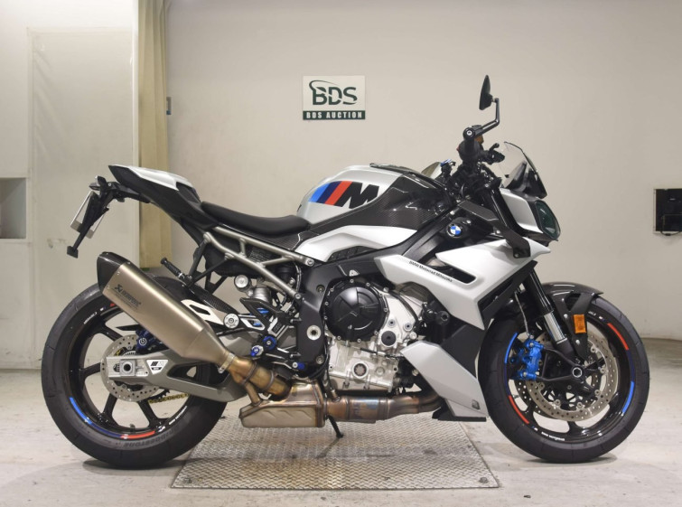 Мотоцикл BMW M1000R з пробігом 841 km