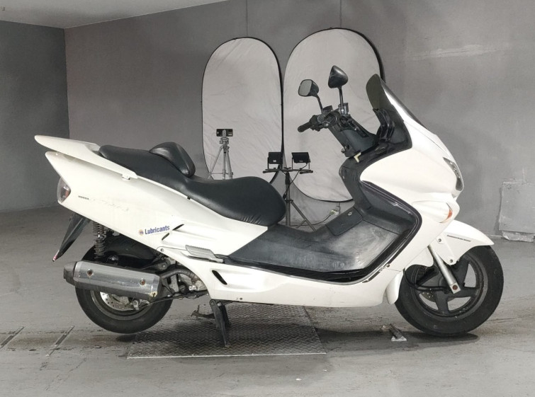 Мотоцикл Honda FORZA з пробігом 32356 km