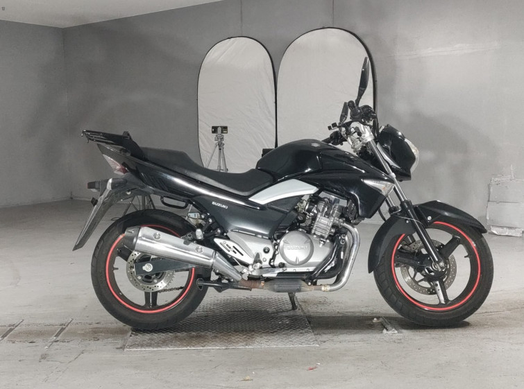 Мотоцикл Suzuki GSR250 з пробігом 28657 km