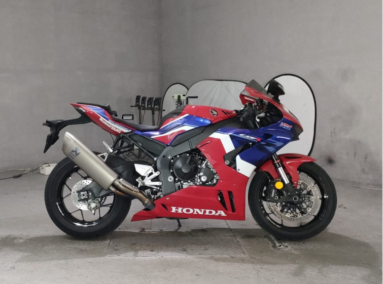Мотоцикл Honda CBR1000RR з пробігом 7679 km