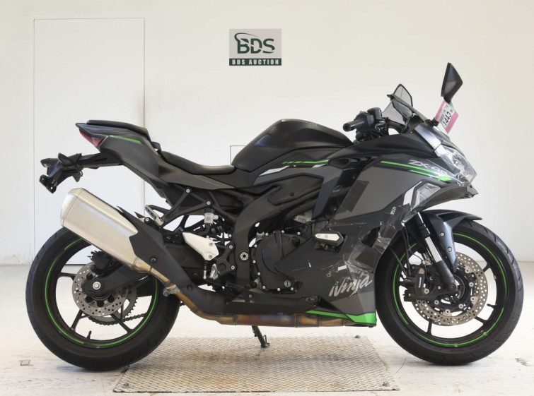 Мотоцикл Kawasaki ZX-4R SE з пробігом 11210 km