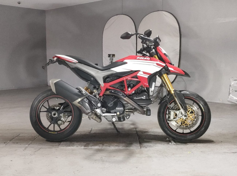 Мотоцикл Ducati HYPERMOTARD 939 с пробегом 48342 km