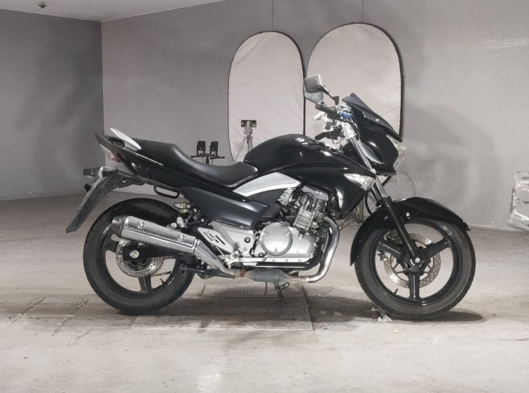 Мотоцикл Suzuki GSR250 з пробігом 29875 km