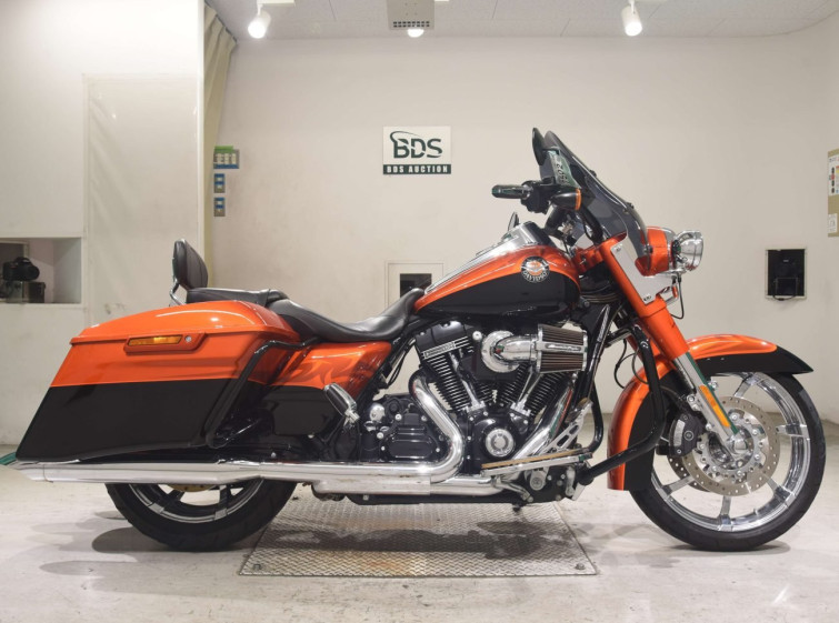 Мотоцикл HD ROAD KING FLHRC1800 с пробегом 12557 km