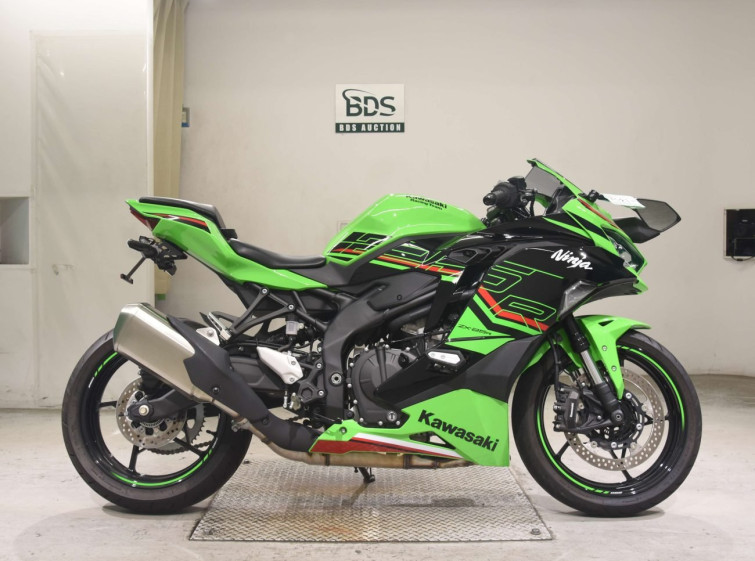 Мотоцикл Kawasaki NINJA ZX-25R KRT з пробігом 209 km
