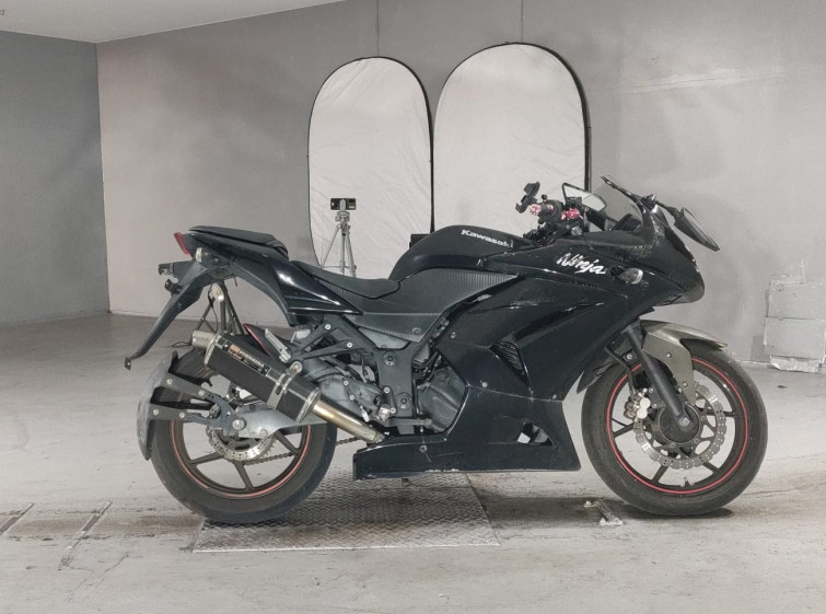 Мотоцикл Kawasaki NINJA250R с пробегом 27606 km