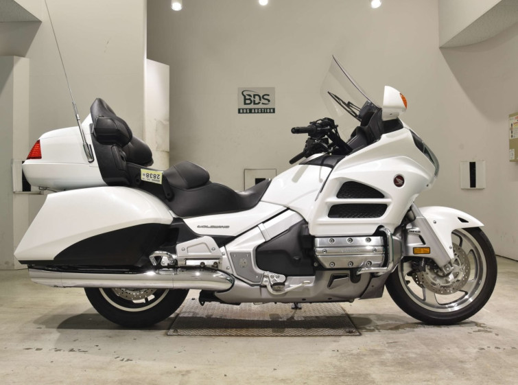 Мотоцикл Honda GL1800 с пробегом 9472 km
