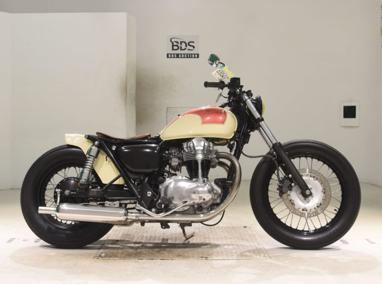 Мотоцикл Kawasaki W400 з пробігом 10806 km