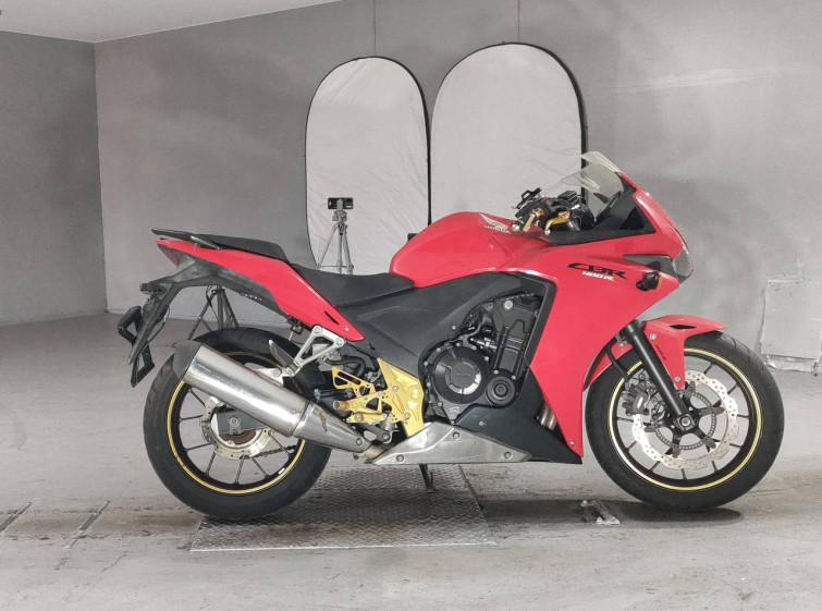 Мотоцикл Honda CBR400R з пробігом 61863 km