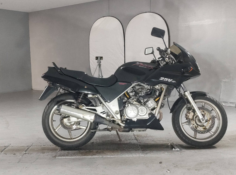 Мотоцикл Honda VT250 SPADA з пробігом 30681 km