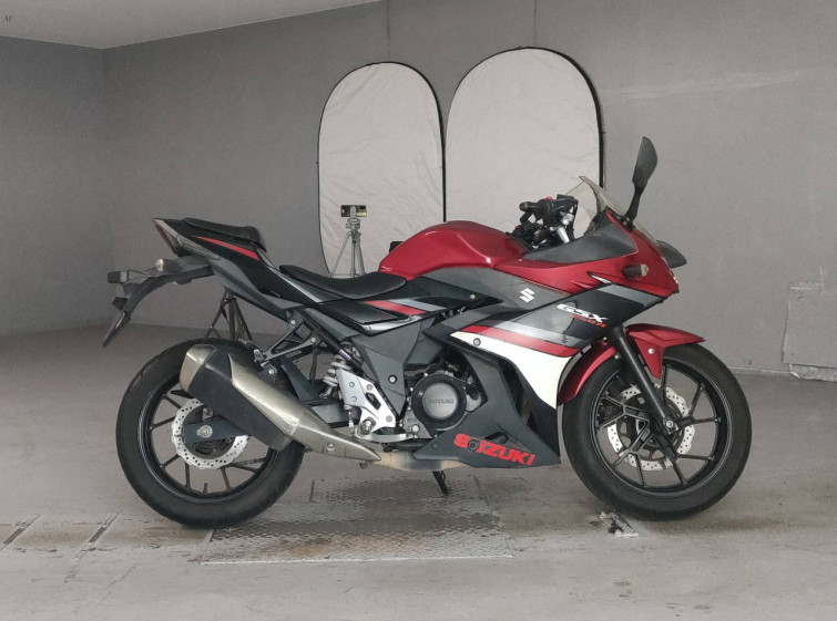 Мотоцикл Suzuki GSX250R с пробегом 61088 km
