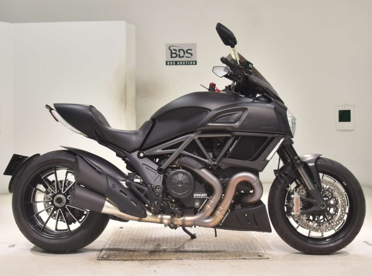 Мотоцикл Ducati DIAVEL з пробігом 4154 km