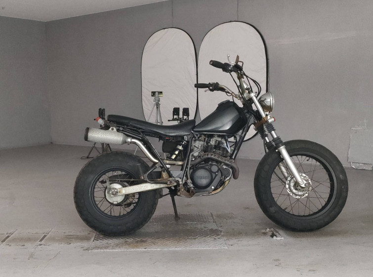 Мотоцикл Yamaha TW200 с пробегом 37405 km