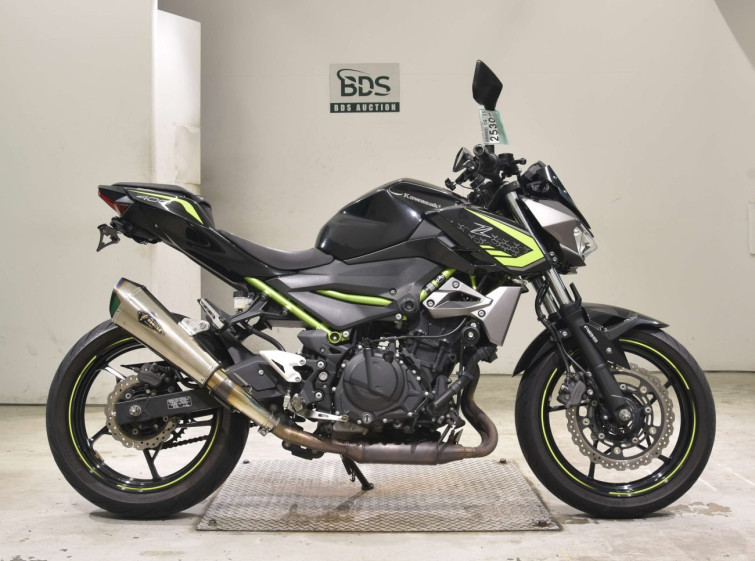 Мотоцикл Kawasaki Z400 з пробігом 12028 km
