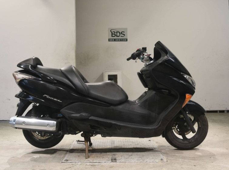 Мотоцикл Honda FORZA Z
