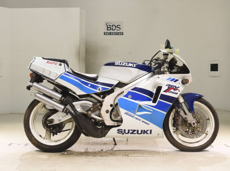 Мотоцикл Suzuki RGV250 GAMMA с пробегом 37197 km