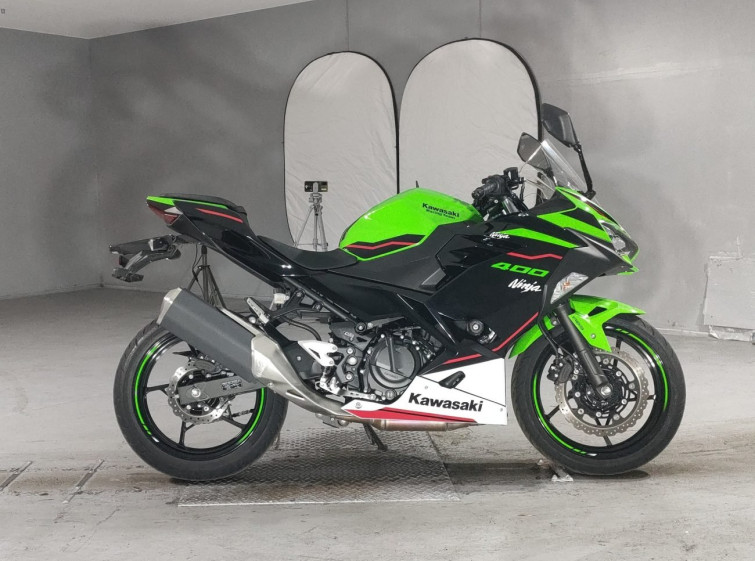 Мотоцикл Kawasaki NINJA400 з пробігом 15942 km