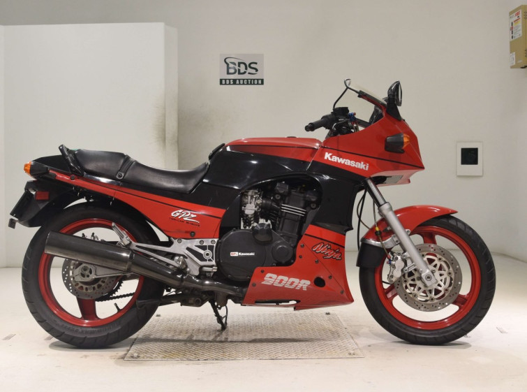 Мотоцикл Kawasaki GPZ900R с пробегом 27653 km