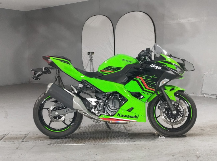Мотоцикл Kawasaki NINJA400 з пробігом 829 km