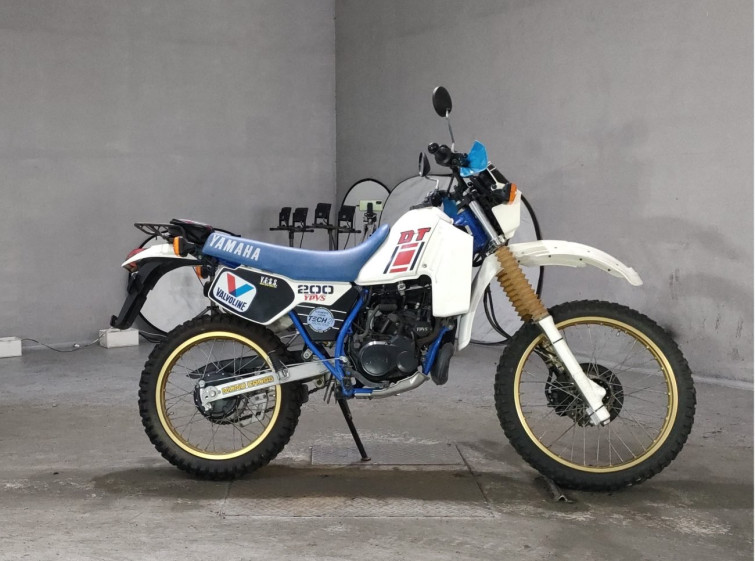 Мотоцикл Yamaha DT200R с пробегом 3966 km