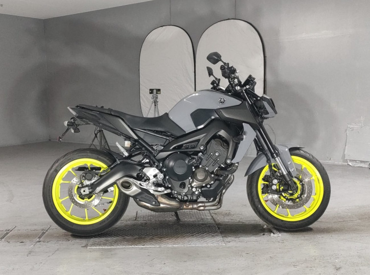 Мотоцикл Yamaha MT-09 з пробігом 7602 km