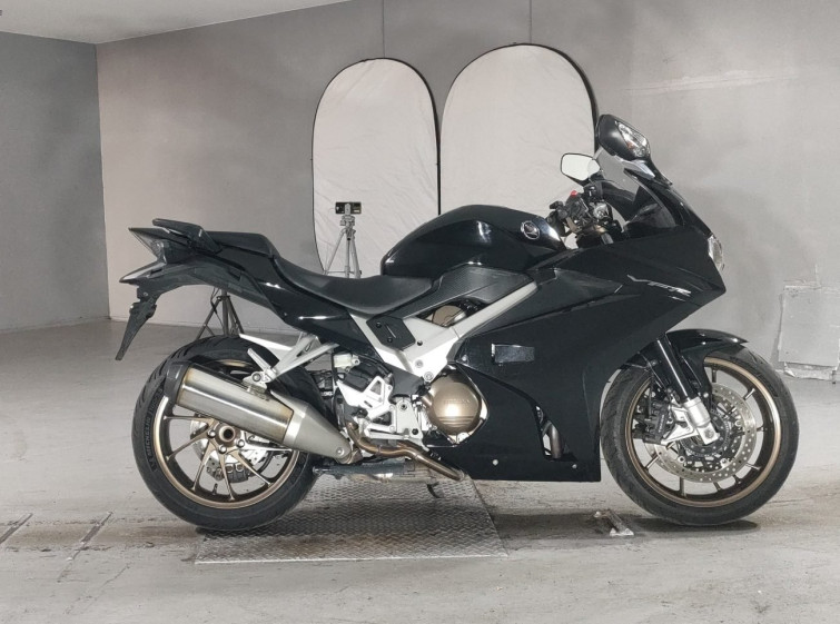 Мотоцикл Honda VFR800F с пробегом 39816 km