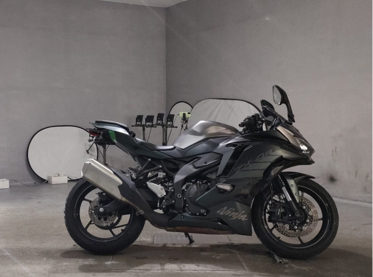 Мотоцикл Kawasaki NINJA ZX-4R SE с пробегом 15614 km