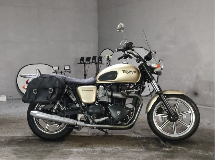 Мотоцикл Triumph BONNEVILLE с пробегом 11791 km