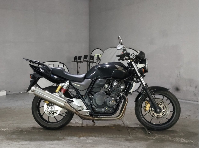 Мотоцикл Honda CB400SFV з пробігом 17935 km