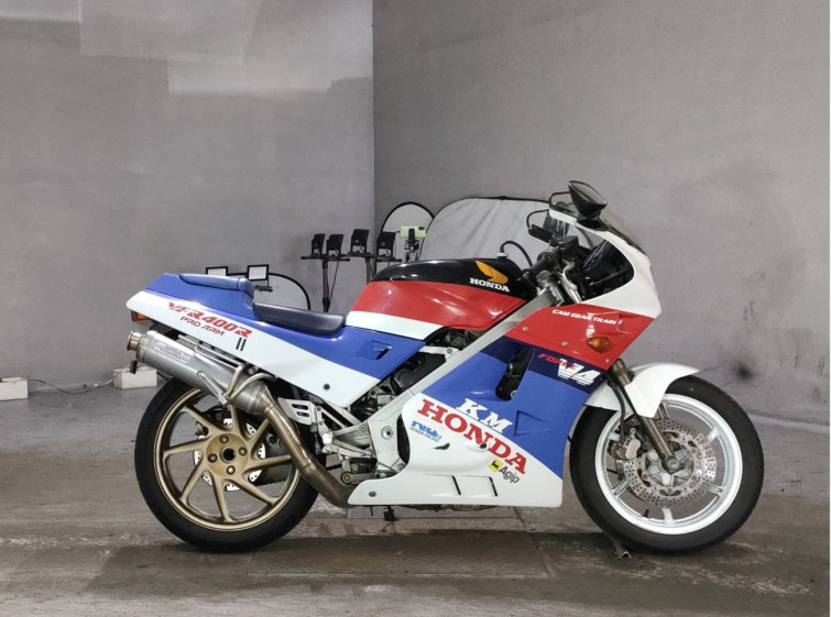 Мотоцикл Honda VFR400R с пробегом 13465 km