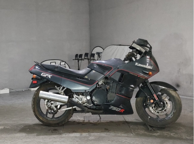 Мотоцикл Kawasaki GPX750R з пробігом 14622 km