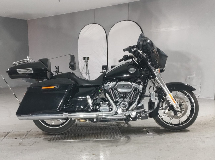 Мотоцикл HD STREET GLIDE FLHXS1870 с пробегом 10555 km