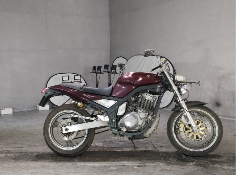 Мотоцикл Yamaha SRX400