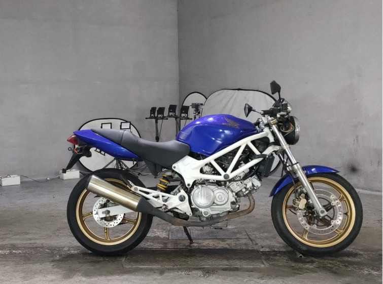 Мотоцикл Honda VTR250 з пробігом 45578 km