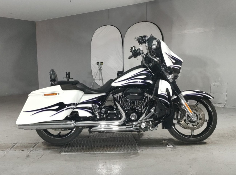 Мотоцикл HD STREET GLIDE FLHXSE1800 з пробігом 34250 km