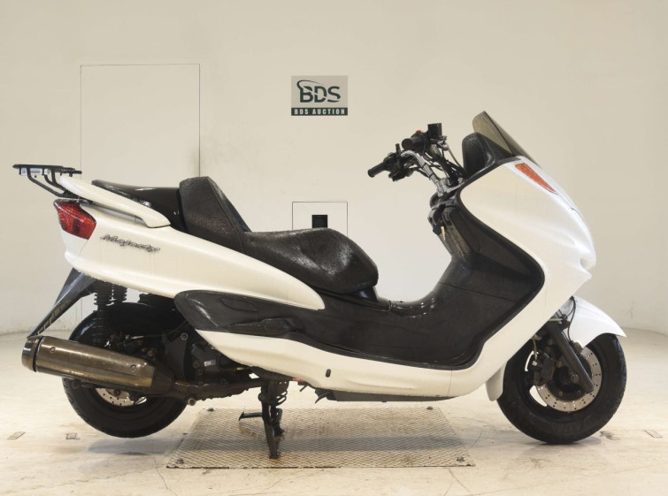 Мотоцикл Yamaha MAJESTY 250