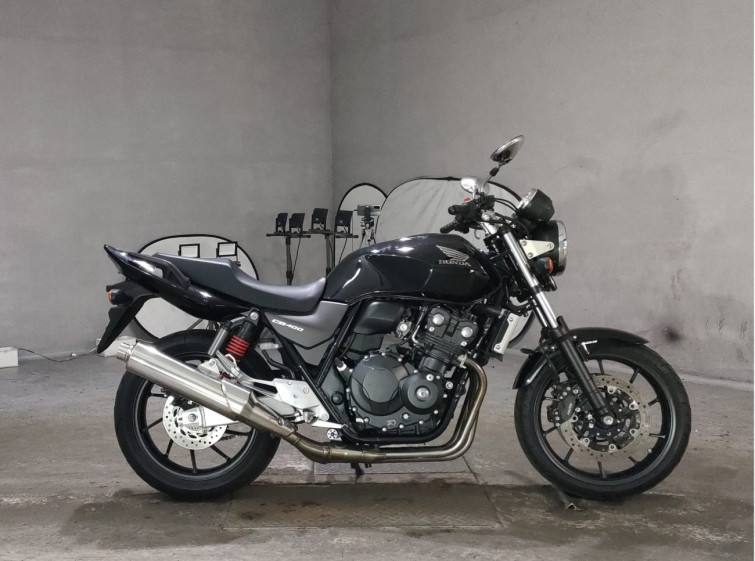 Мотоцикл Honda CB400SFV з пробігом 6779 km