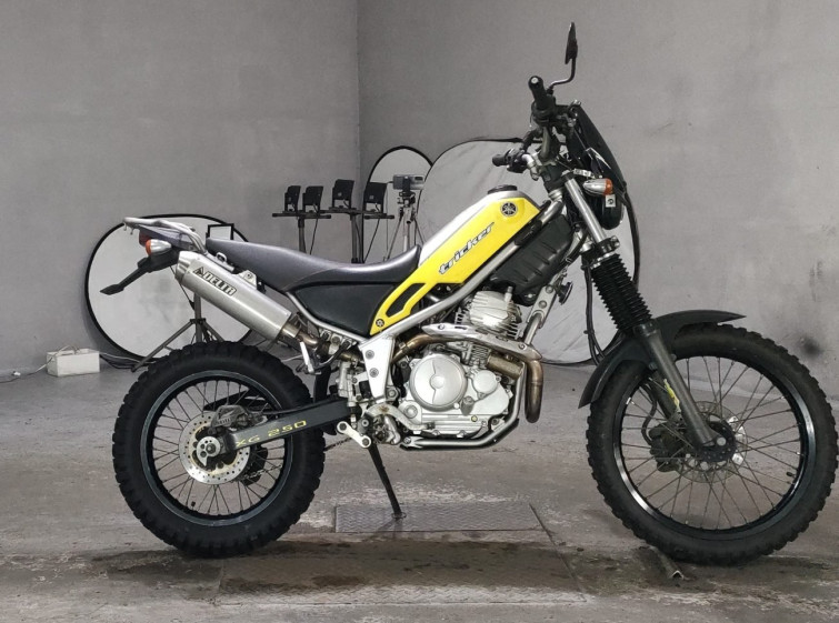 Мотоцикл Yamaha TRICKER з пробігом 27579 km