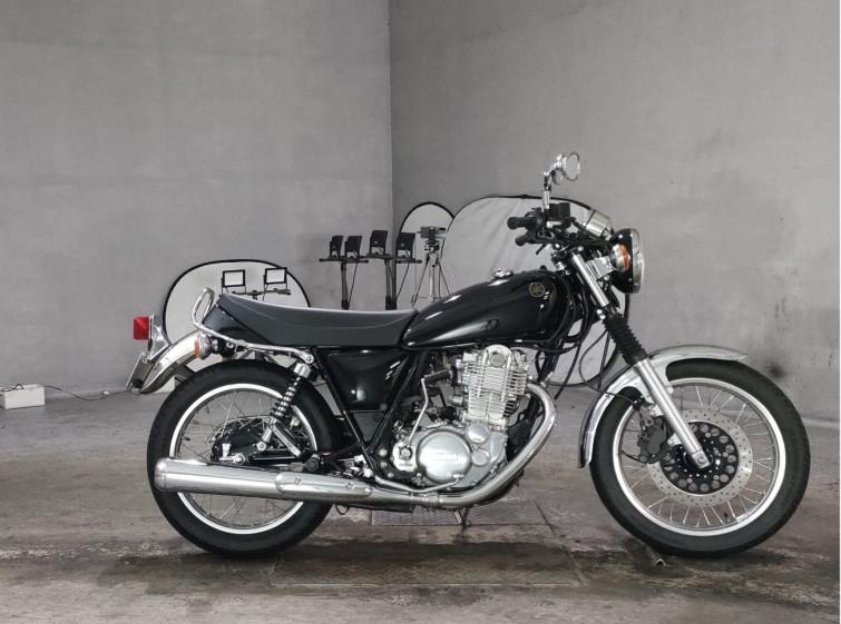 Мотоцикл Yamaha SR400 с пробегом 1329 km