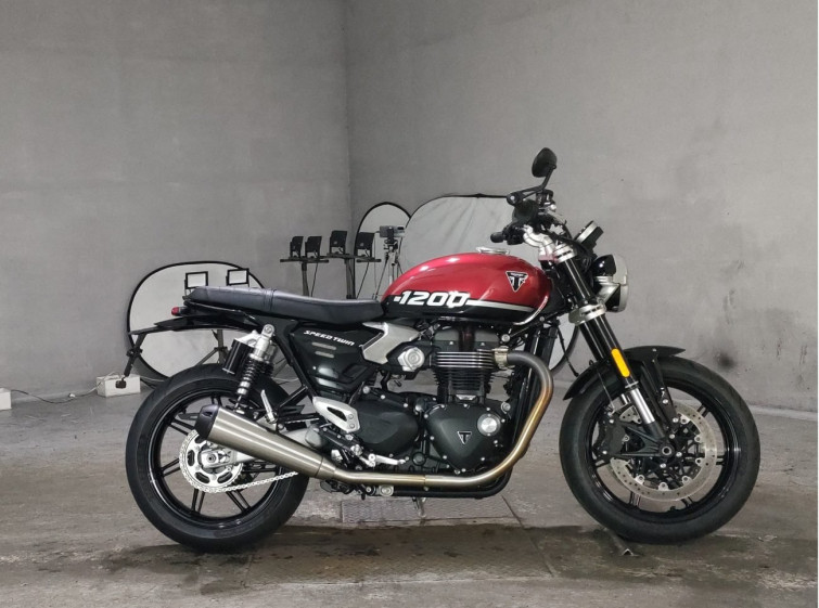 Мотоцикл Triumph SPEED TWIN с пробегом 986 km