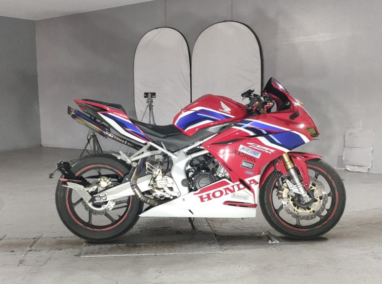 Мотоцикл Honda CBR250RR с пробегом 9776 km