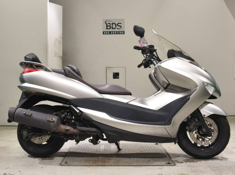 Мотоцикл Yamaha MAJESTY 250
