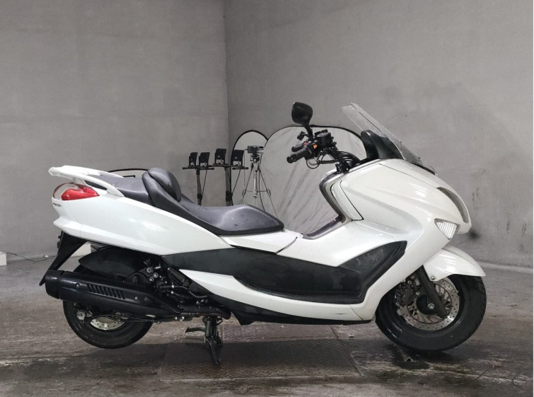 Мотоцикл Yamaha MAJESTY 250