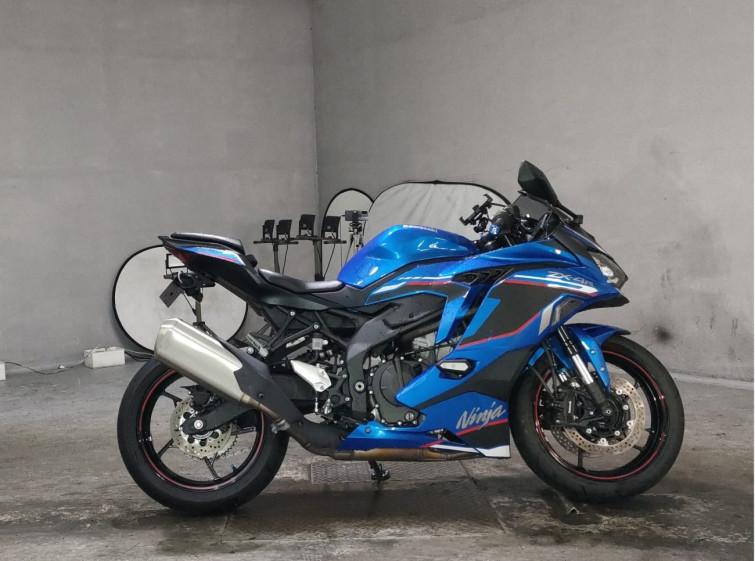 Мотоцикл Kawasaki NINJA ZX-4R SE з пробігом 5504 km