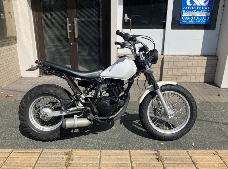 Мотоцикл Yamaha TW200 с пробегом 724 km